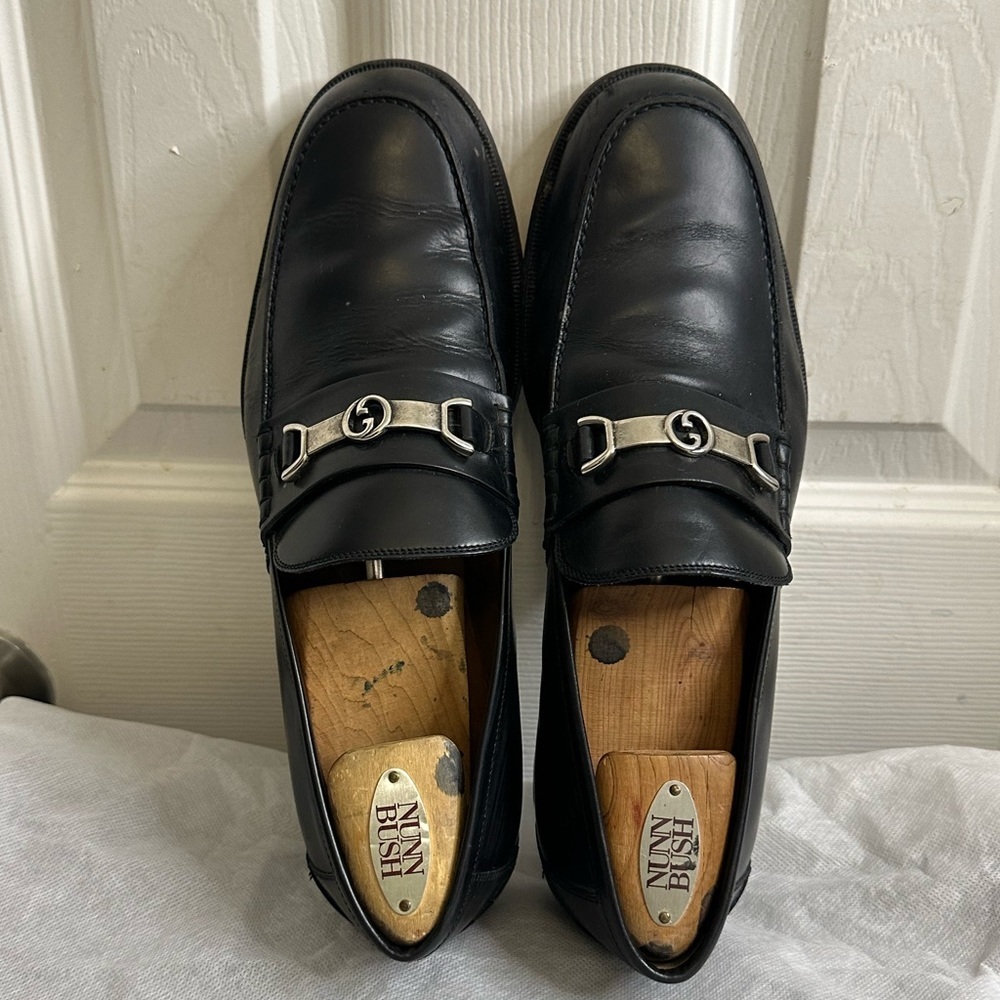 Gucci
Gucci Black Leather Interlocking G Penny Loafers Size 8 - Picture 15 of 16